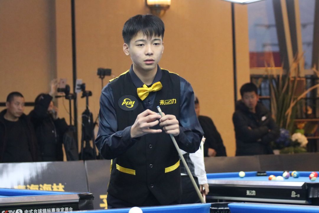 有人盯着评 有人盯着评